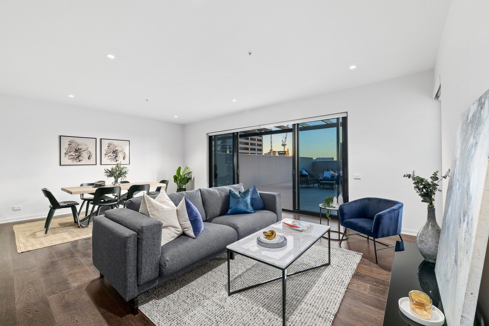 2 bedrooms Apartment / Unit / Flat in 2109/199 William Street MELBOURNE VIC, 3000