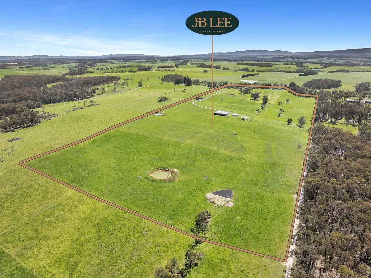 Picturesque Farming / Lifestyle Parcel in Outstanding Location - Veel