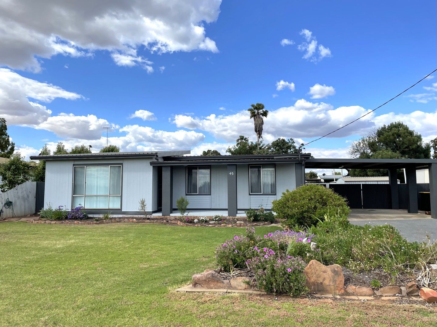 3 bedrooms House in 45 Dredge Street YENDA NSW, 2681