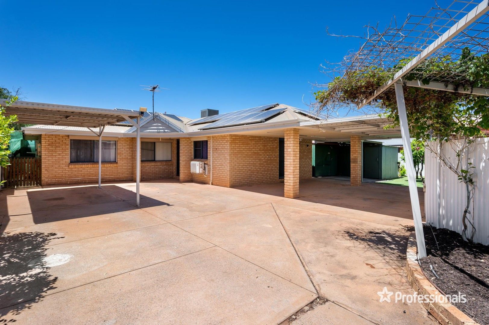 3 bedrooms House in 2/29 Turner Street SOUTH KALGOORLIE WA, 6430