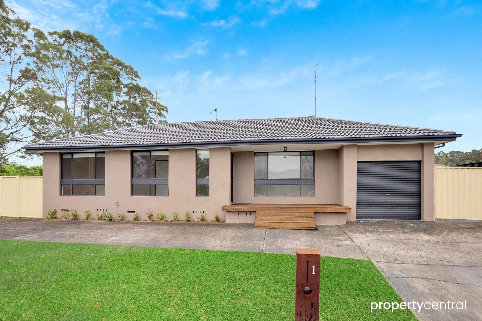 3 bedrooms House in 1 Apsley Court CRANEBROOK NSW, 2749