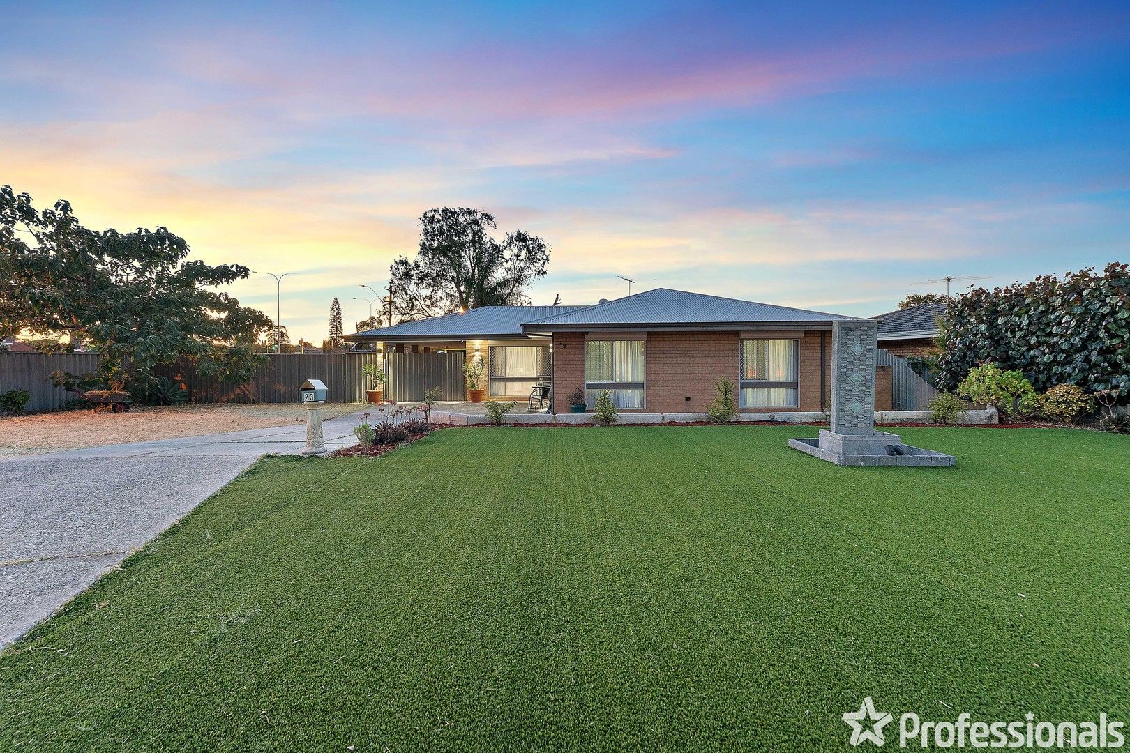 3 bedrooms House in 23 Meredith Way KOONDOOLA WA, 6064