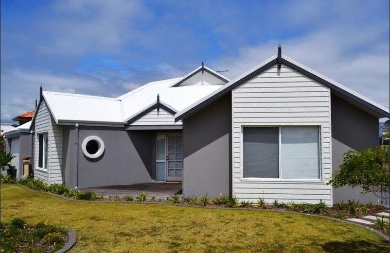 4 bedrooms House in 9 Sabina Way PELICAN POINT WA, 6230