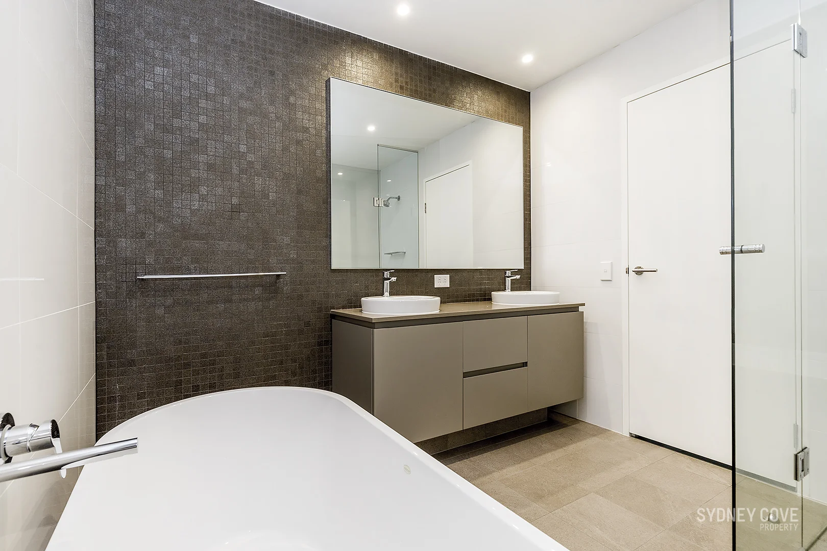 3 Grattan Cl, Forest Lodge NSW 2037 - House For Rent | Domain