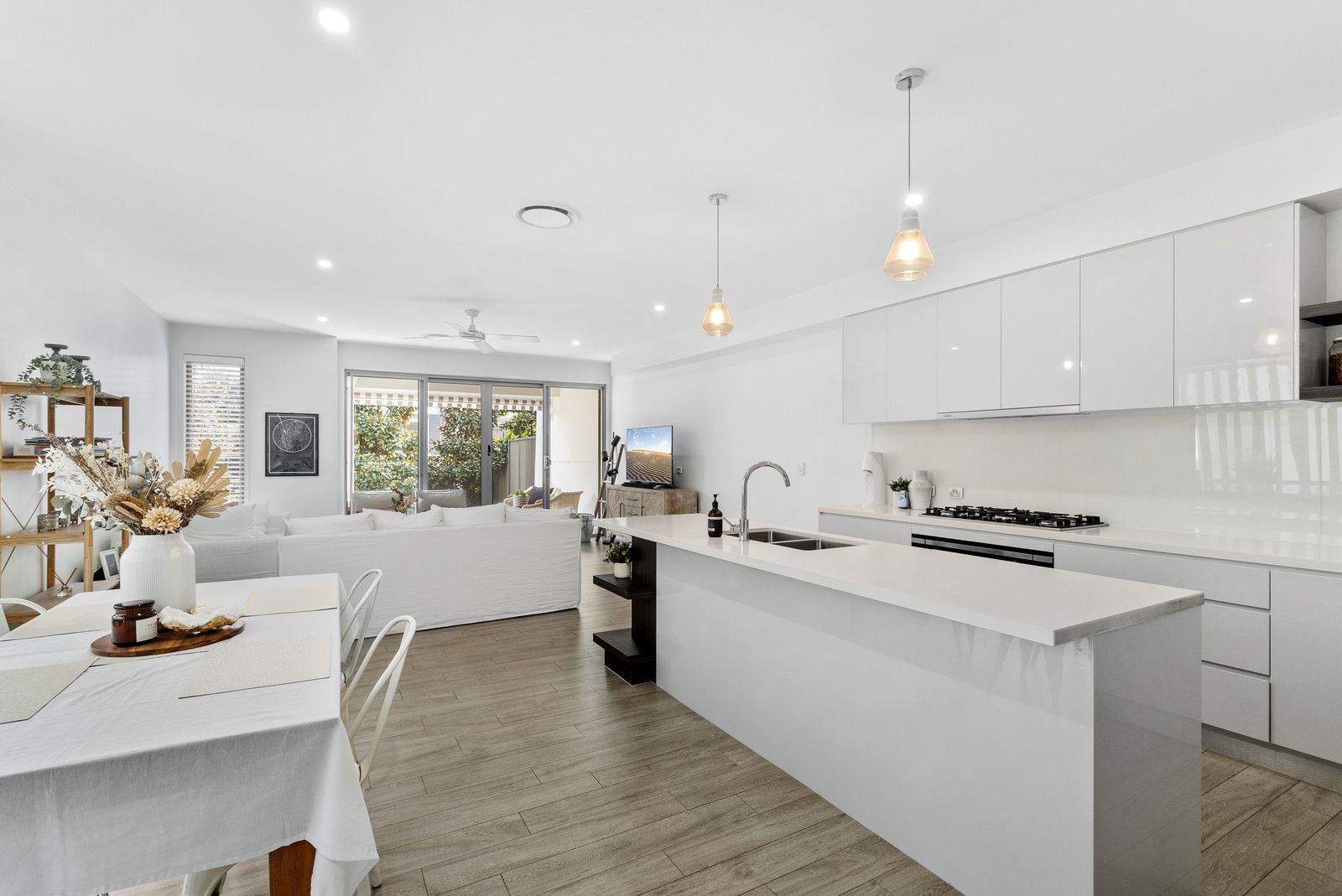 1/8 Peter Parade, Miami QLD 4220, Image 0