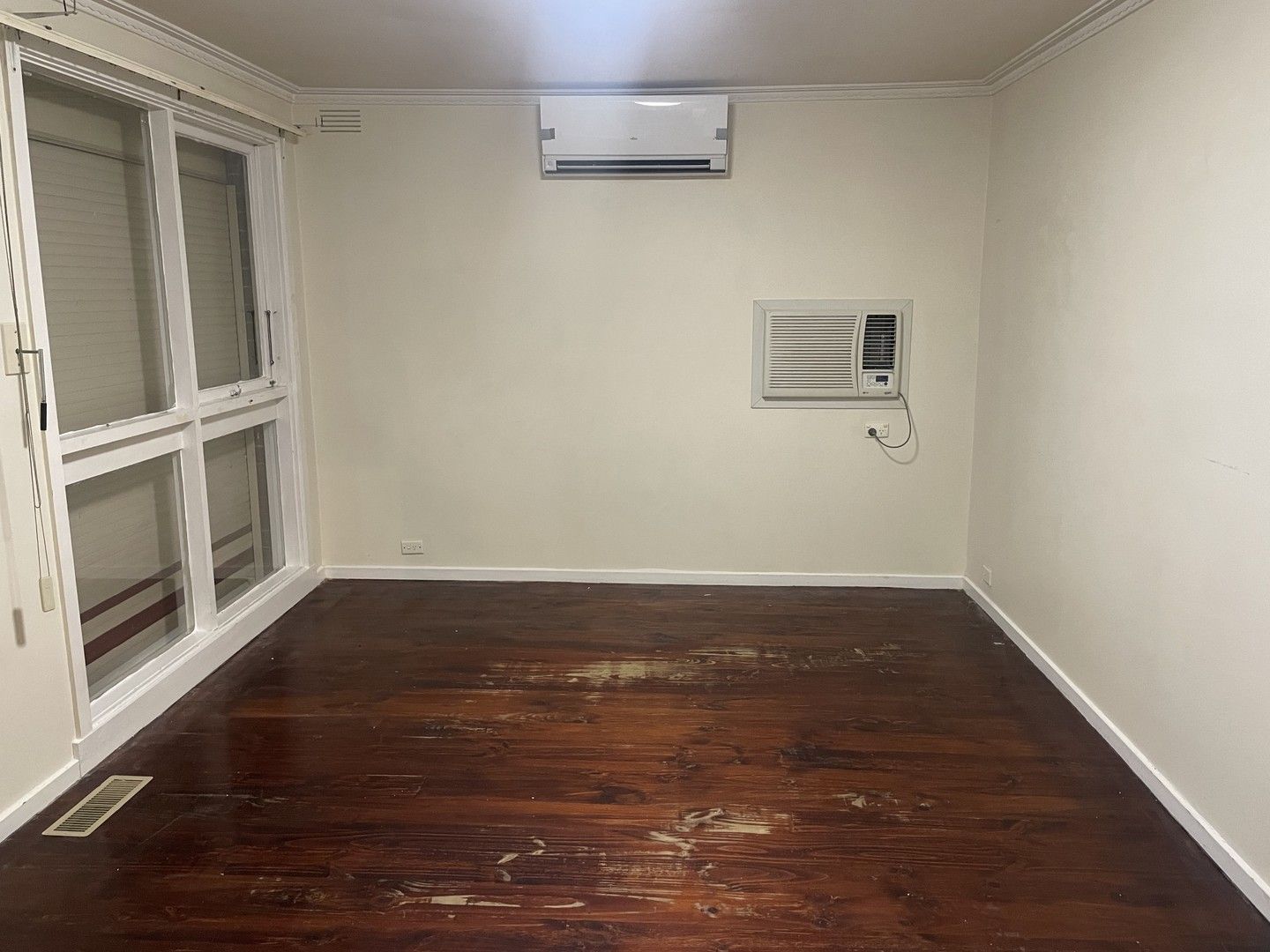 2 bedrooms Apartment / Unit / Flat in 1/1090 Heatherton Road NOBLE PARK VIC, 3174