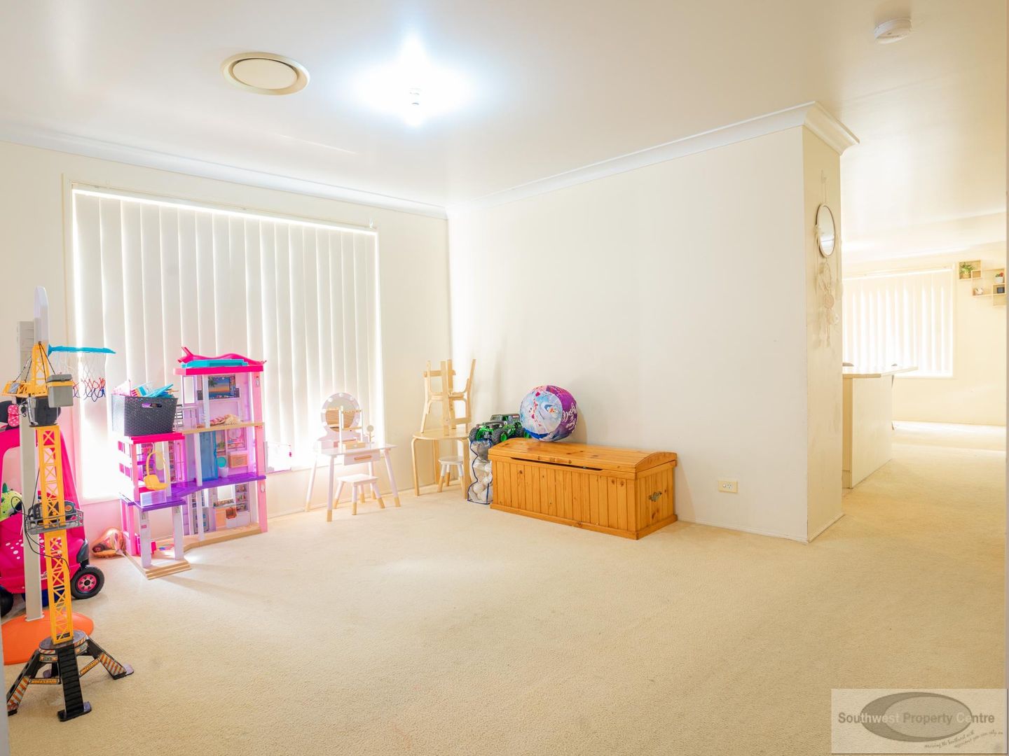 9A Clydesdale Drive, Blairmount NSW 2559, Image 2