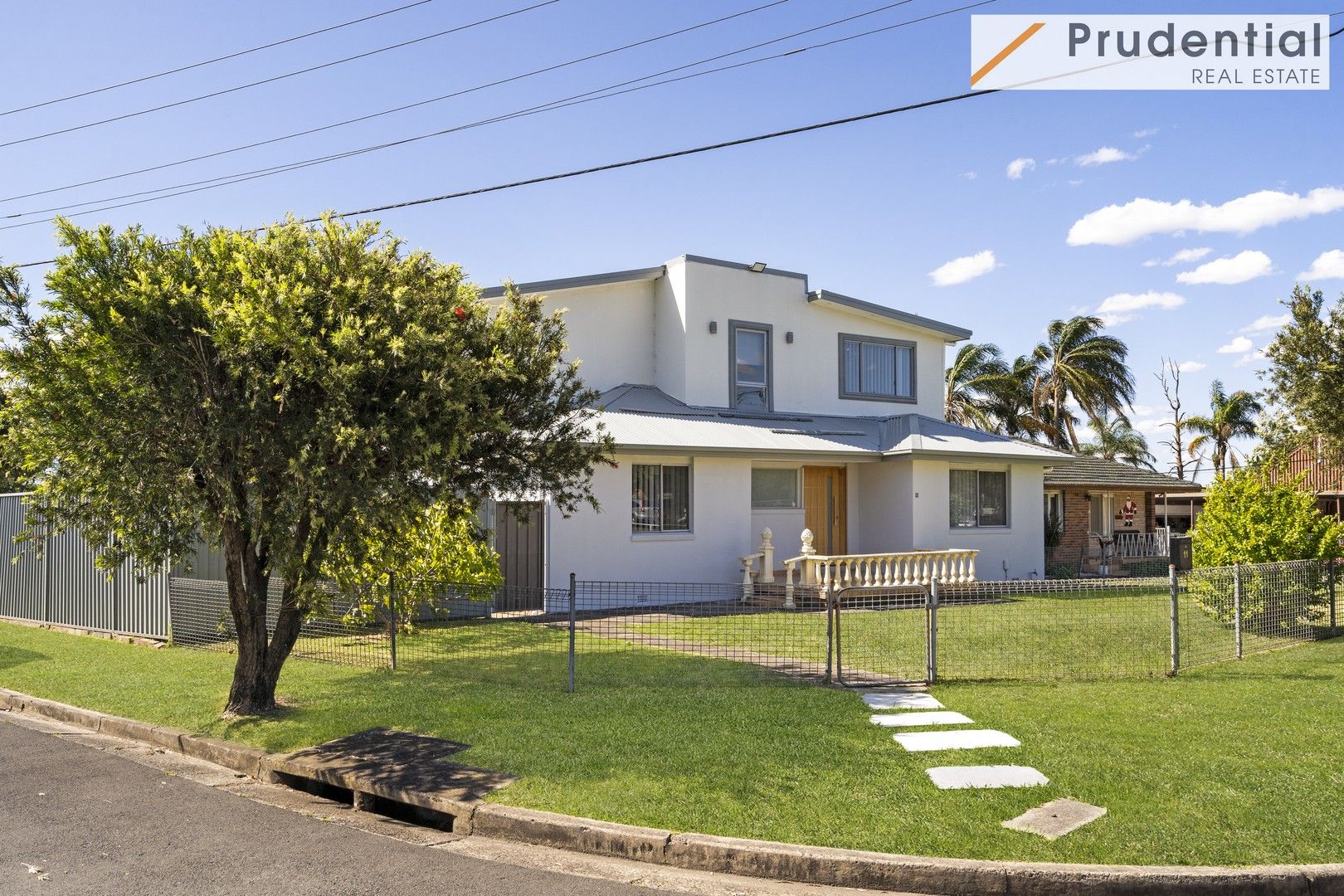 4 bedrooms House in 11 Quist Avenue LURNEA NSW, 2170