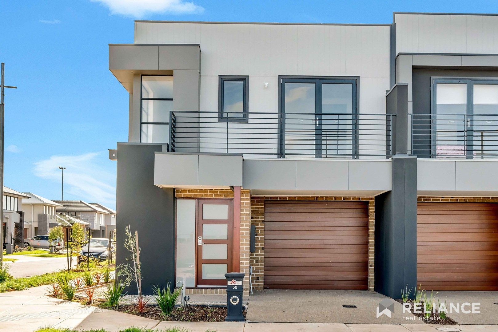 4 bedrooms Townhouse in 58 Beehive Drive WILLIAMS LANDING VIC, 3027