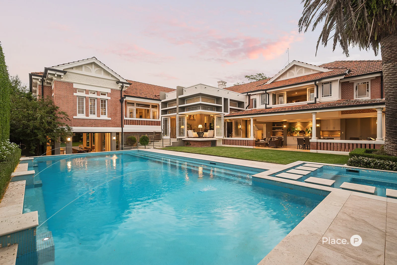 1 Sutherland Avenue, Ascot QLD 4007