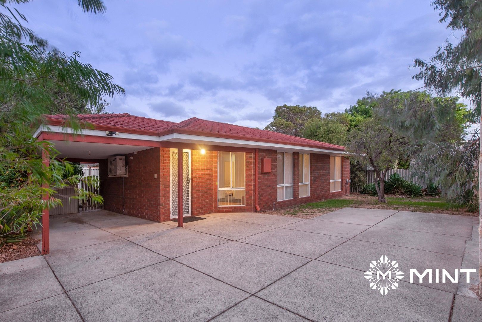 3 bedrooms House in 12A Yalgoo Avenue WHITE GUM VALLEY WA, 6162
