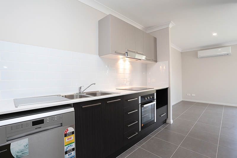 2 bedrooms Semi-Detached in 9B Samara Street WATERFORD WEST QLD, 4133