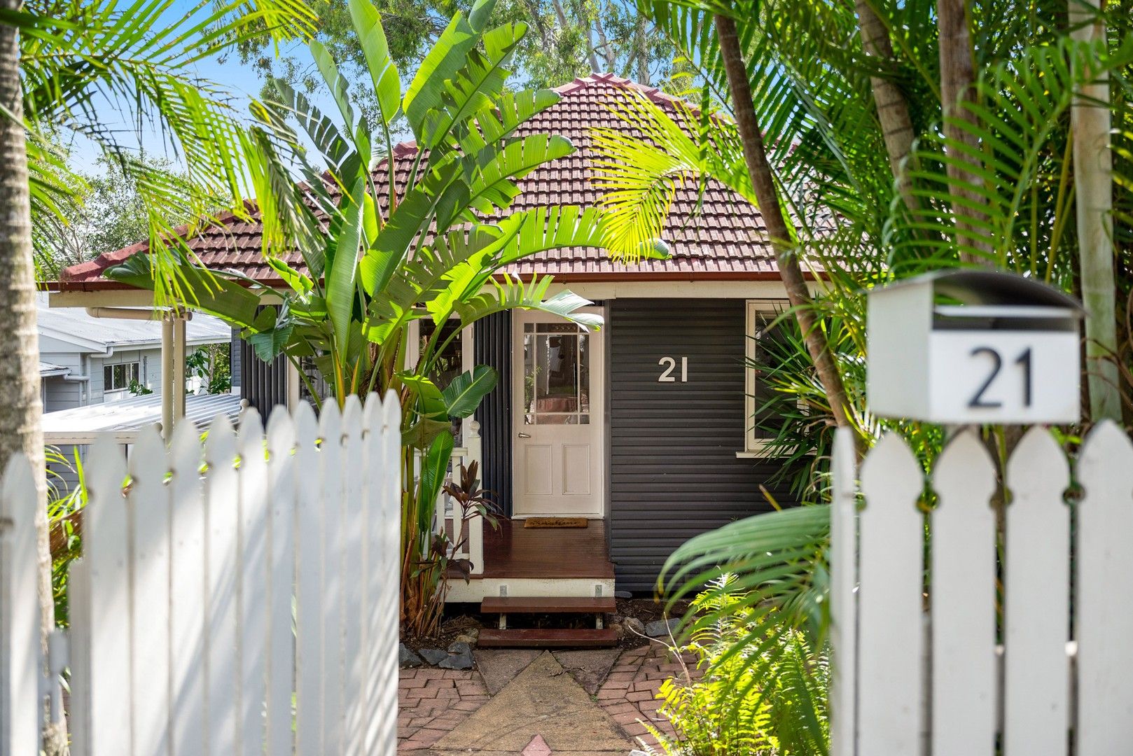 3 bedrooms House in 21 Tugulawa Street BALMORAL QLD, 4171