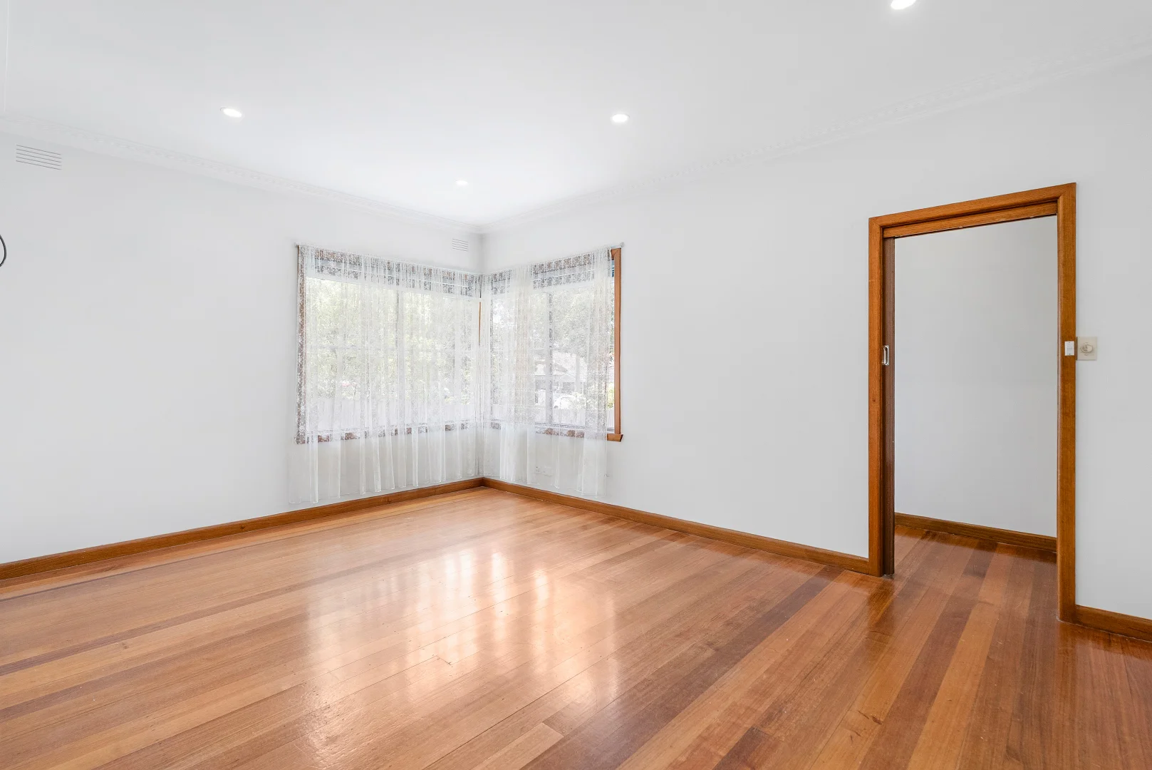 Additional image 3 of 5 Roslyn Street, Burwood VIC 3125