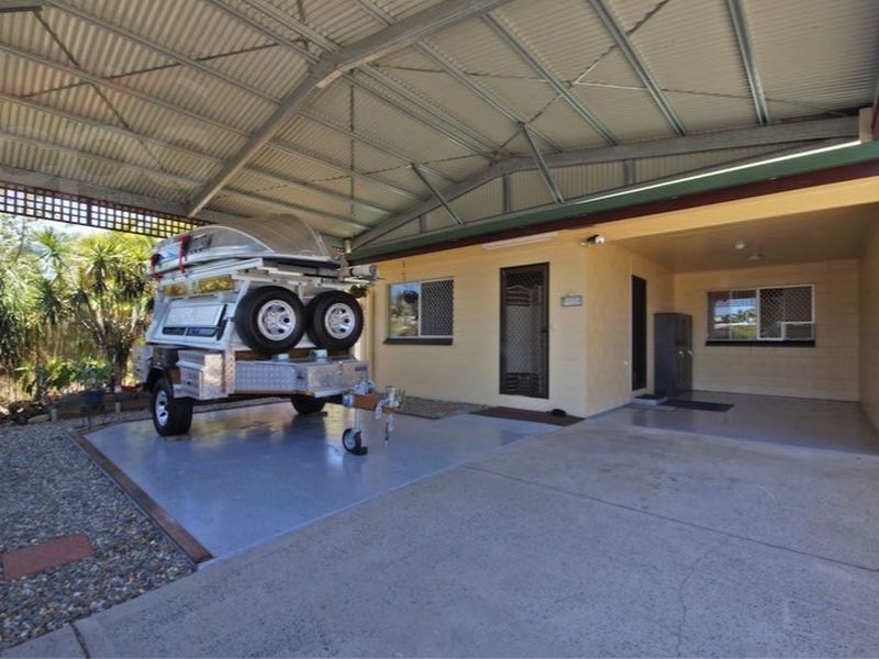 1/11 Bamboo Street, Holloways Beach QLD 4878, Image 2