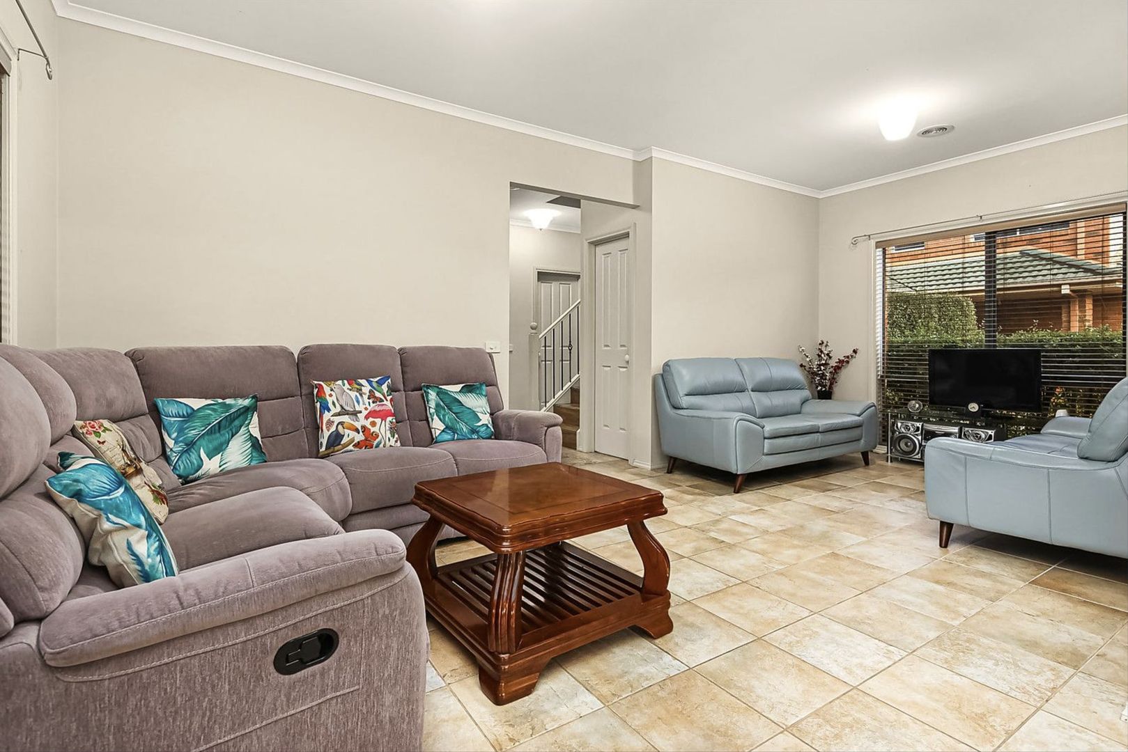 12 Cascades View, Yallambie VIC 3085, Image 2