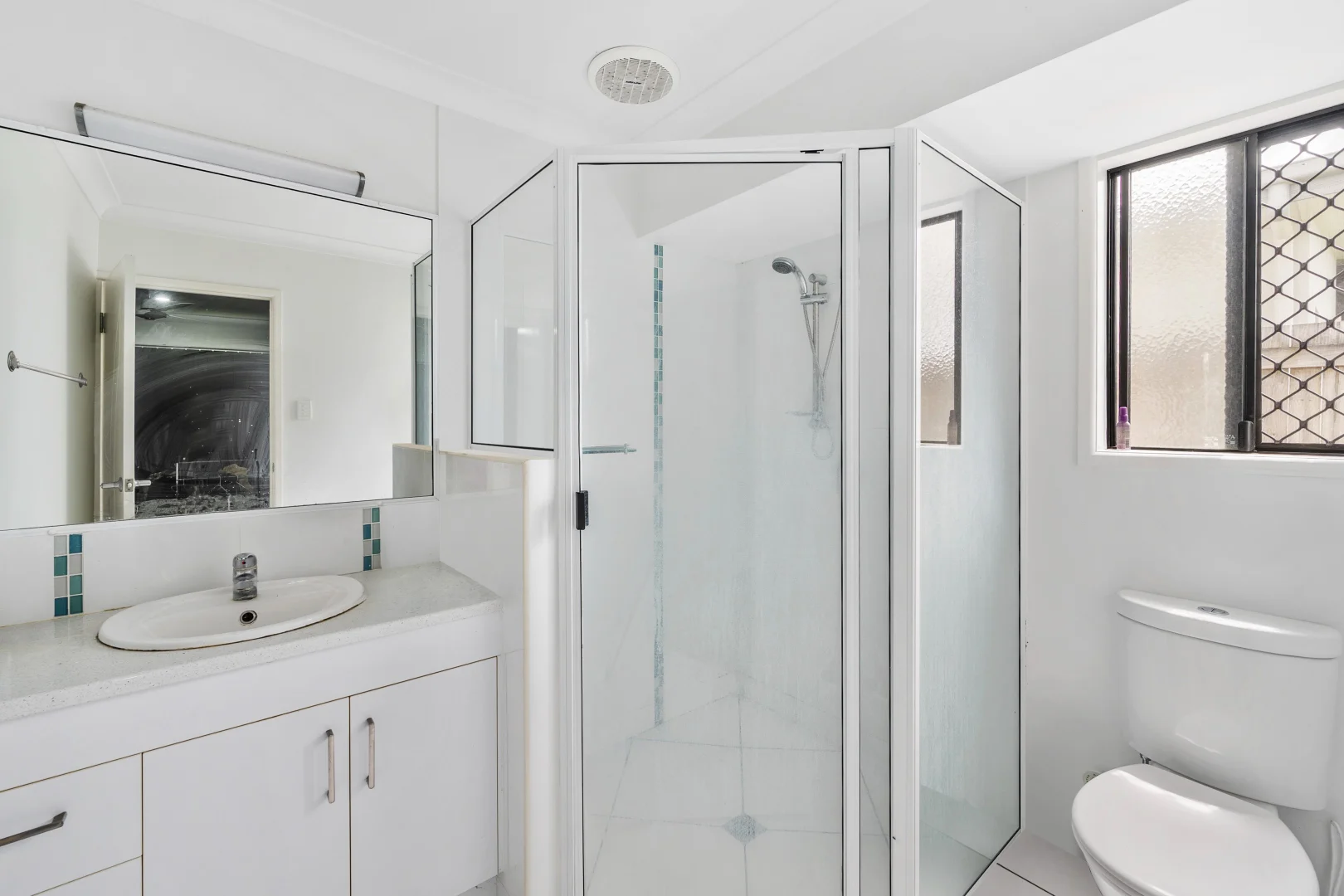 Additional image 9 of 2 Chantilly Court, Glenella QLD 4740