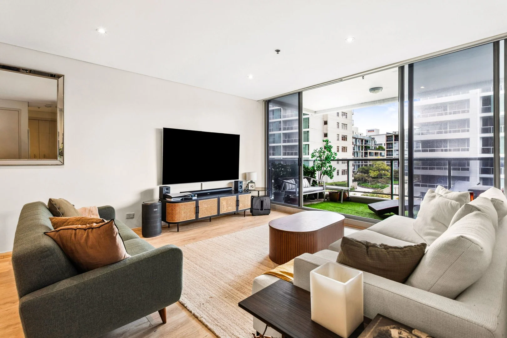 604/6 Lachlan Street, Waterloo NSW 2017