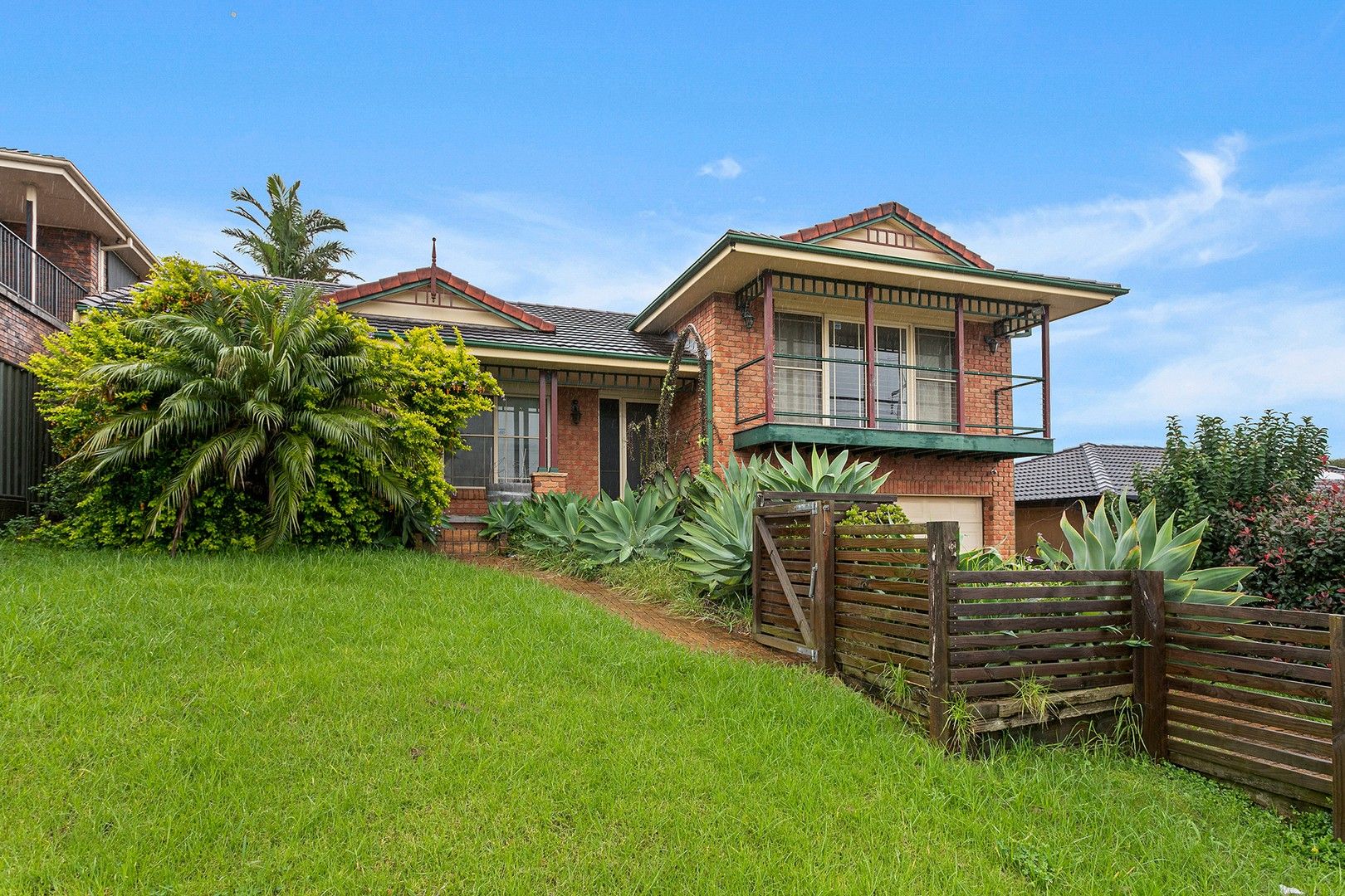 3 bedrooms House in 10 Scenic Crescent WOLLONGONG NSW, 2500