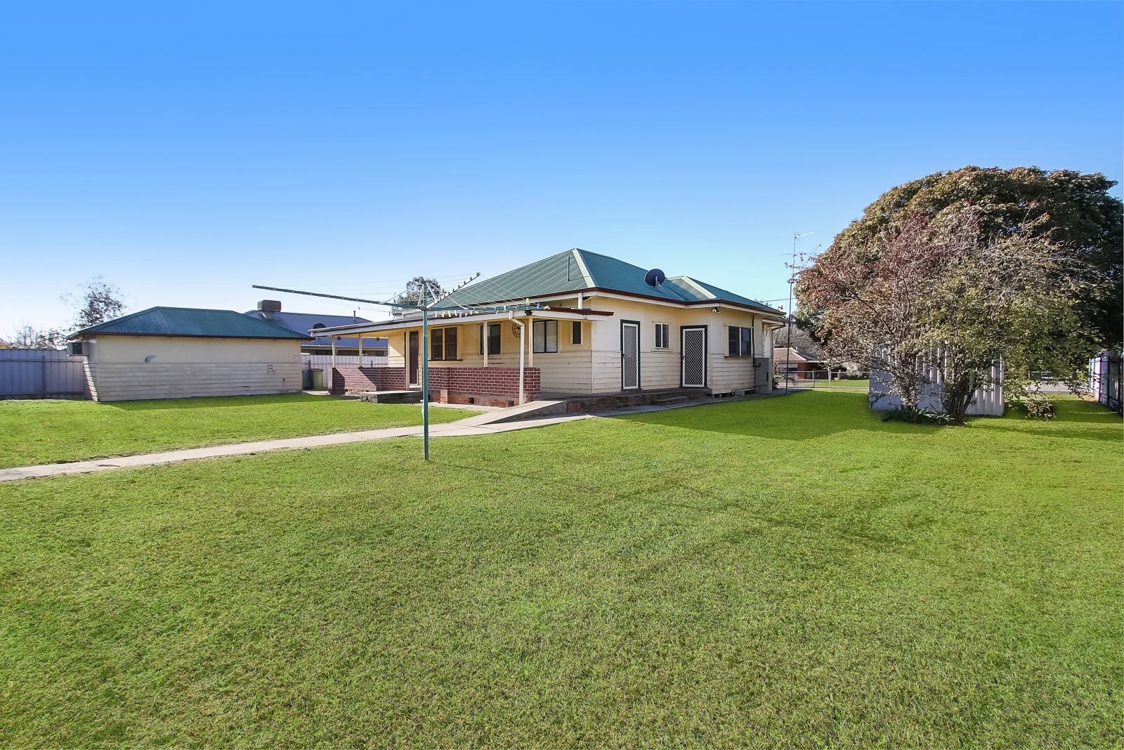 112 Fallon Street, Jindera NSW 2642, Image 2