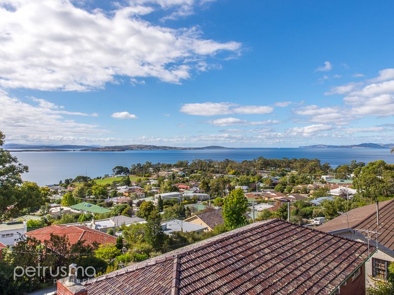 30 Coolamon Road, Taroona TAS 7053, Image 0