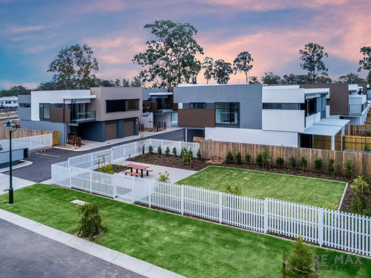 4 bedrooms Townhouse in 8/192 Nottingham Road PARKINSON QLD, 4115