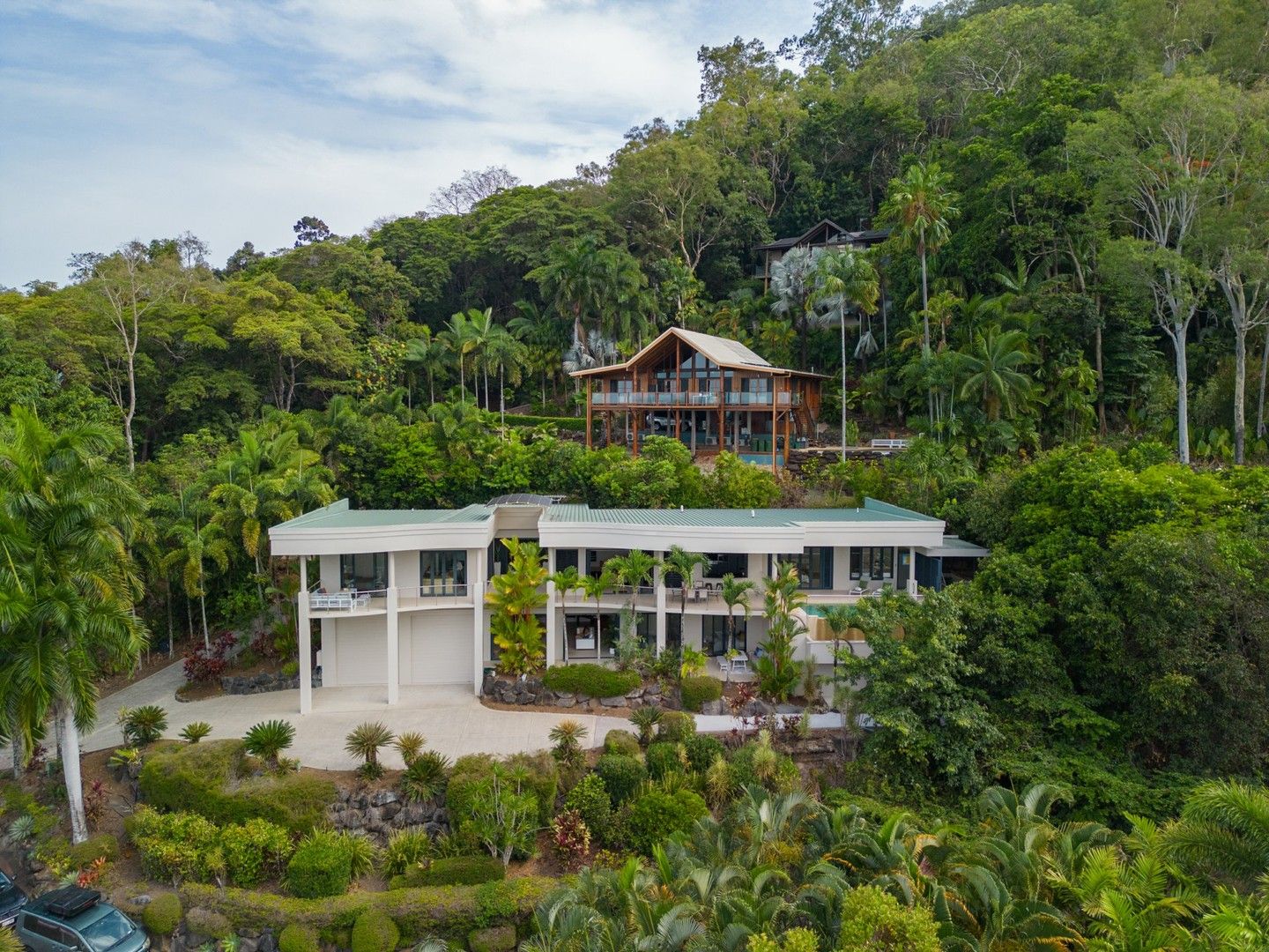 5 bedrooms House in 16/7 Tari Place TRINITY BEACH QLD, 4879