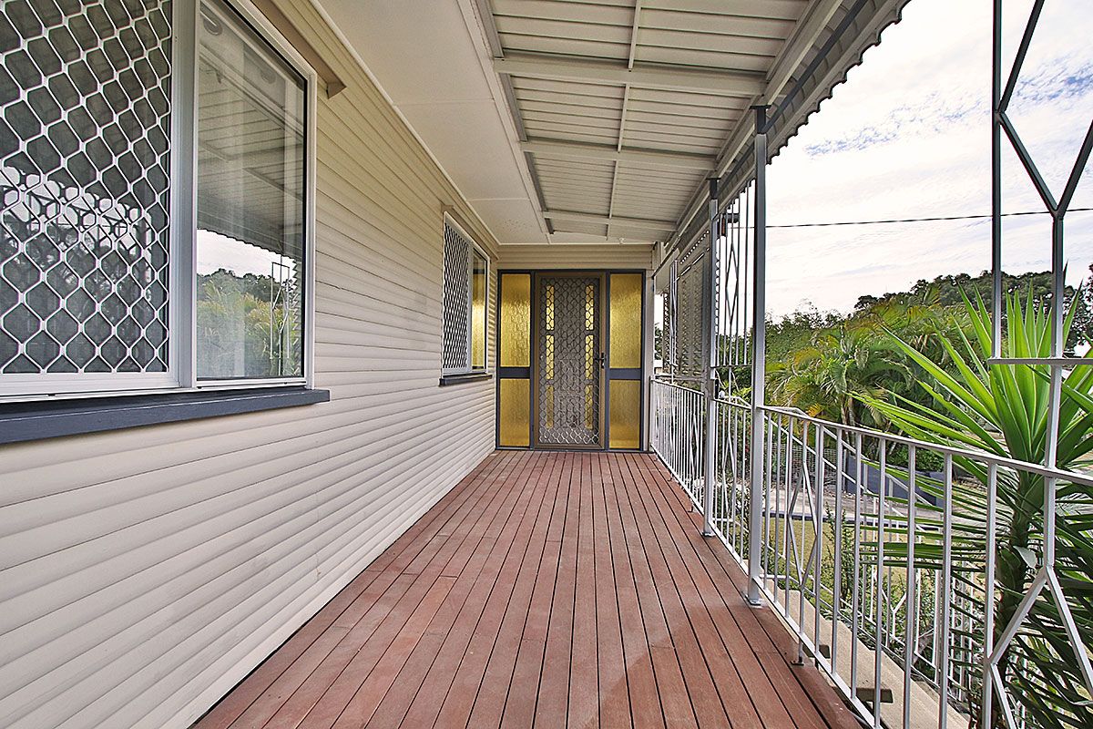 30 Grenadier Circle, Ebbw Vale QLD 4304, Image 2