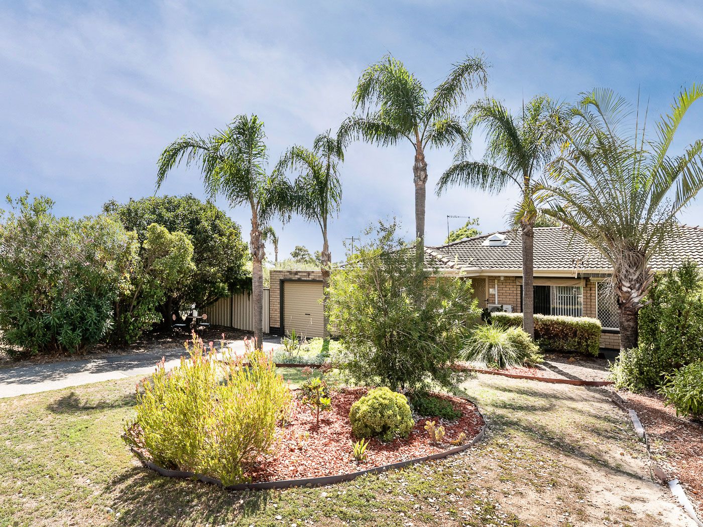 2 bedrooms House in 2 Moorhouse Street WILLAGEE WA, 6156