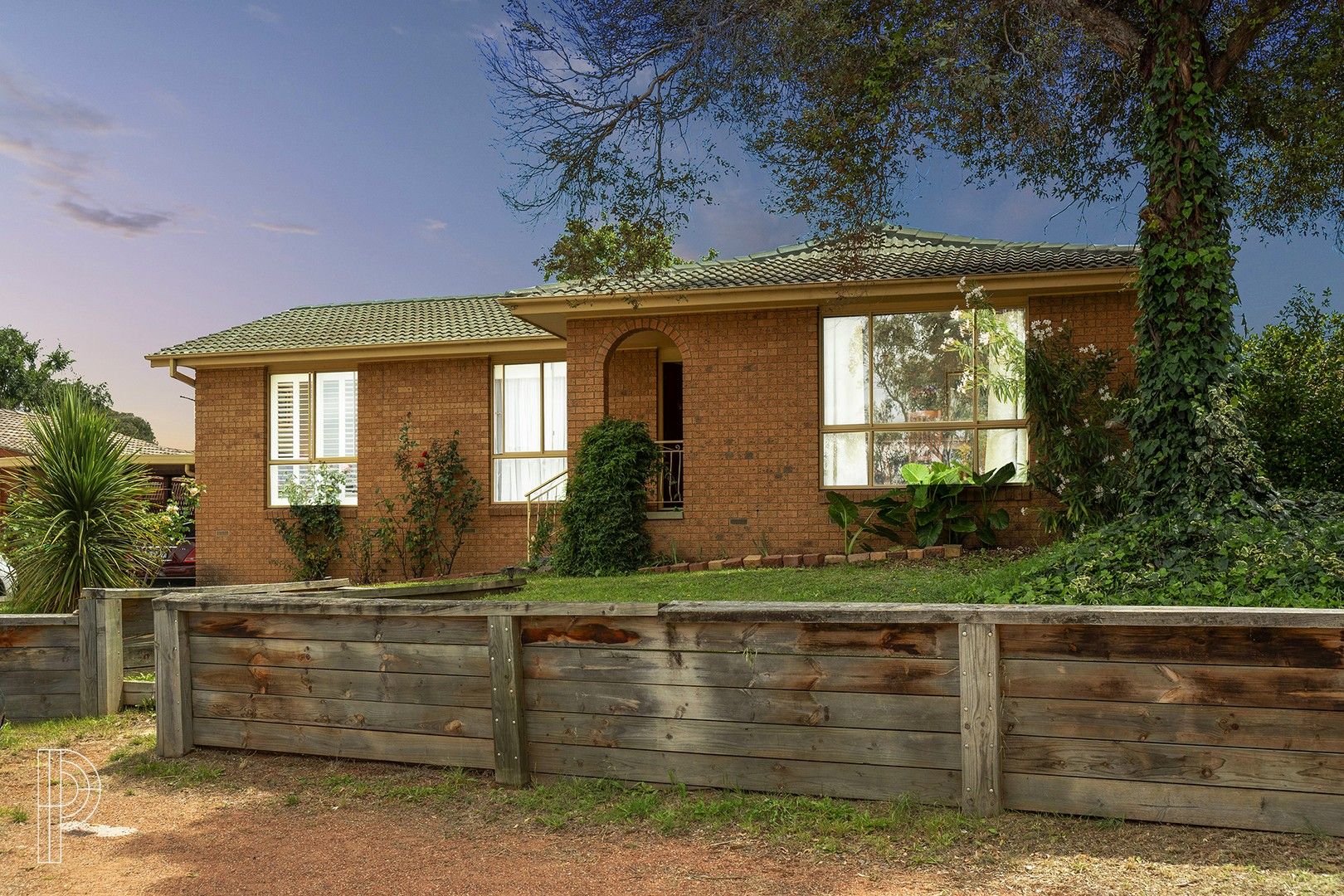 32 Mcwhae Circuit, Wanniassa ACT 2903, Image 0