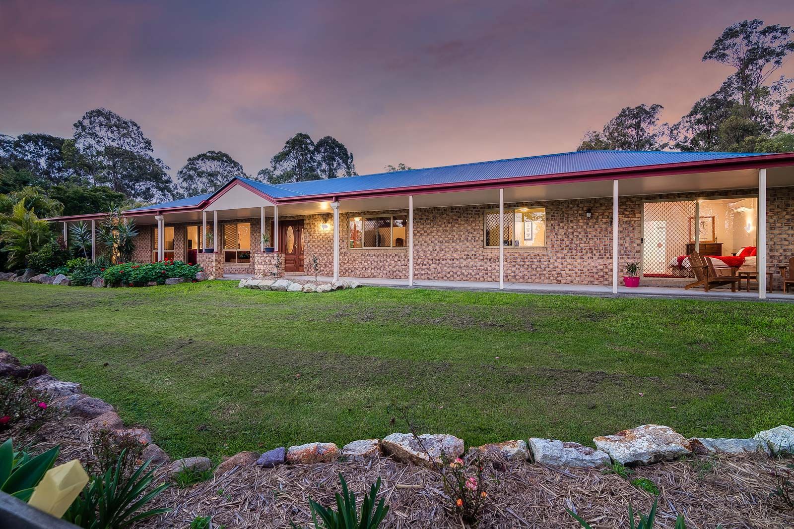 376 Quinzeh Creek Road, Logan Village Property History & Address