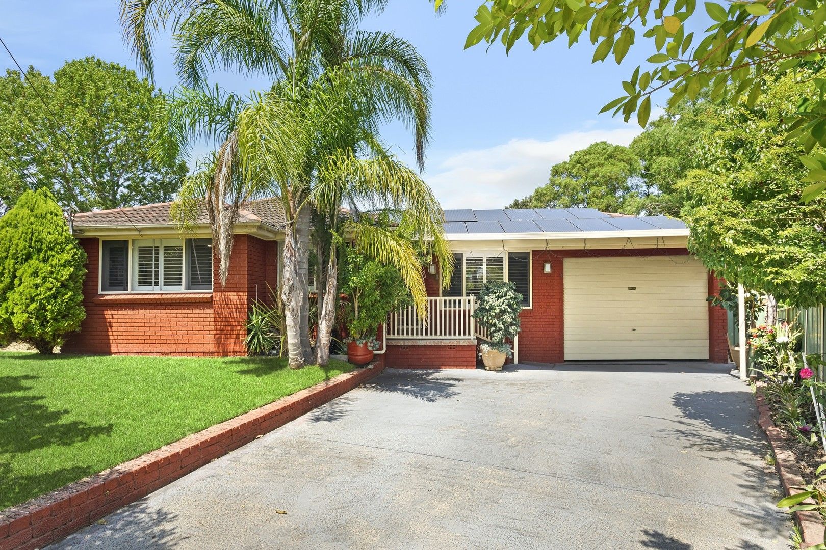 11 Stirling Place, Glenfield NSW 2167, Image 0