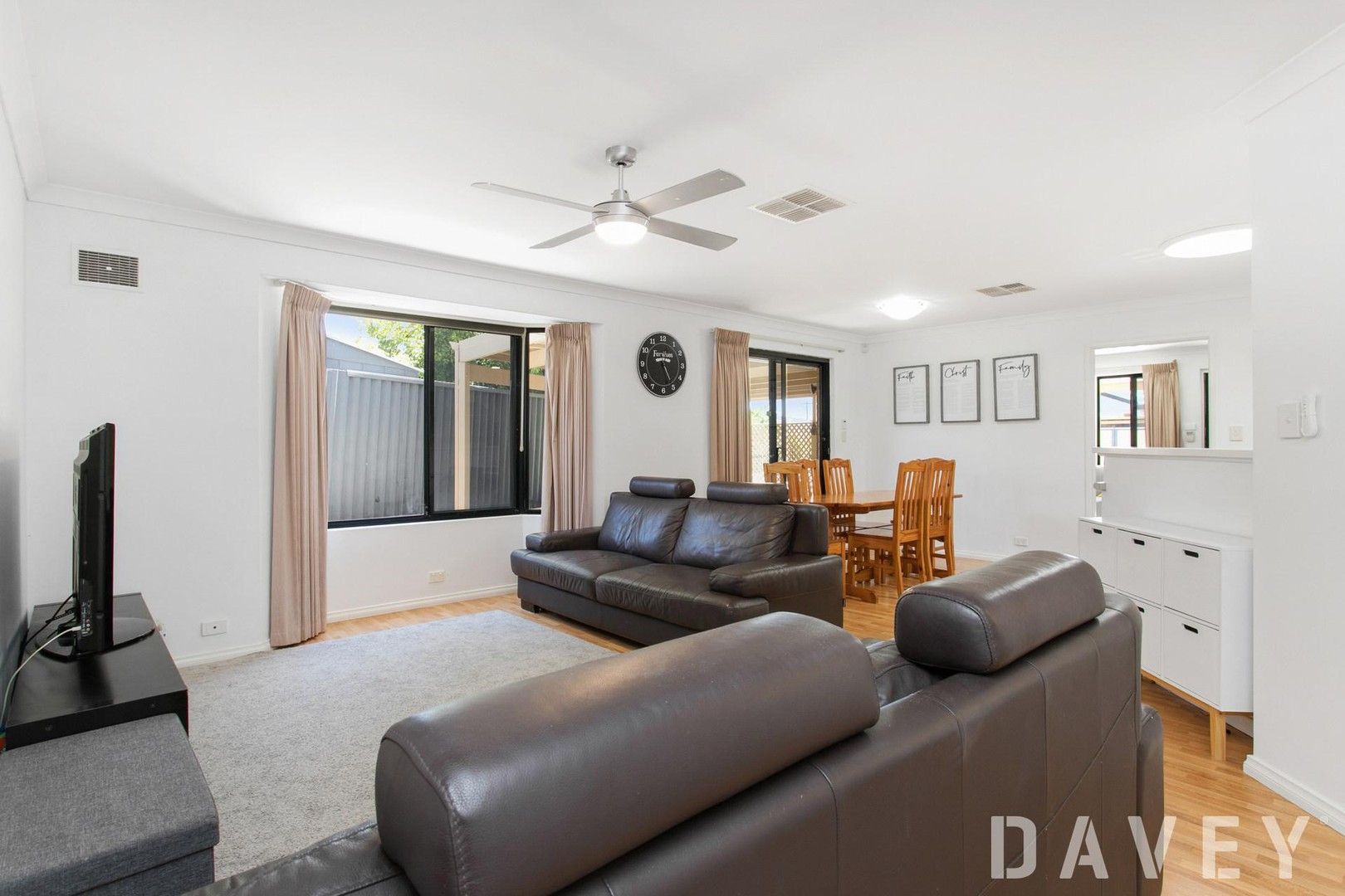 4 bedrooms House in 10A Evans Place PADBURY WA, 6025