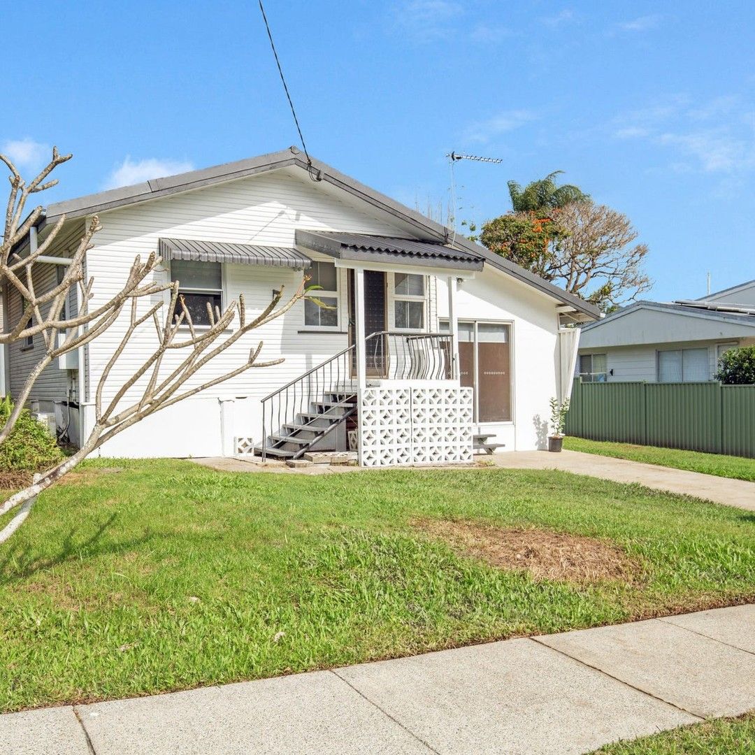 3 bedrooms House in 18 Allden Avenue LABRADOR QLD, 4215