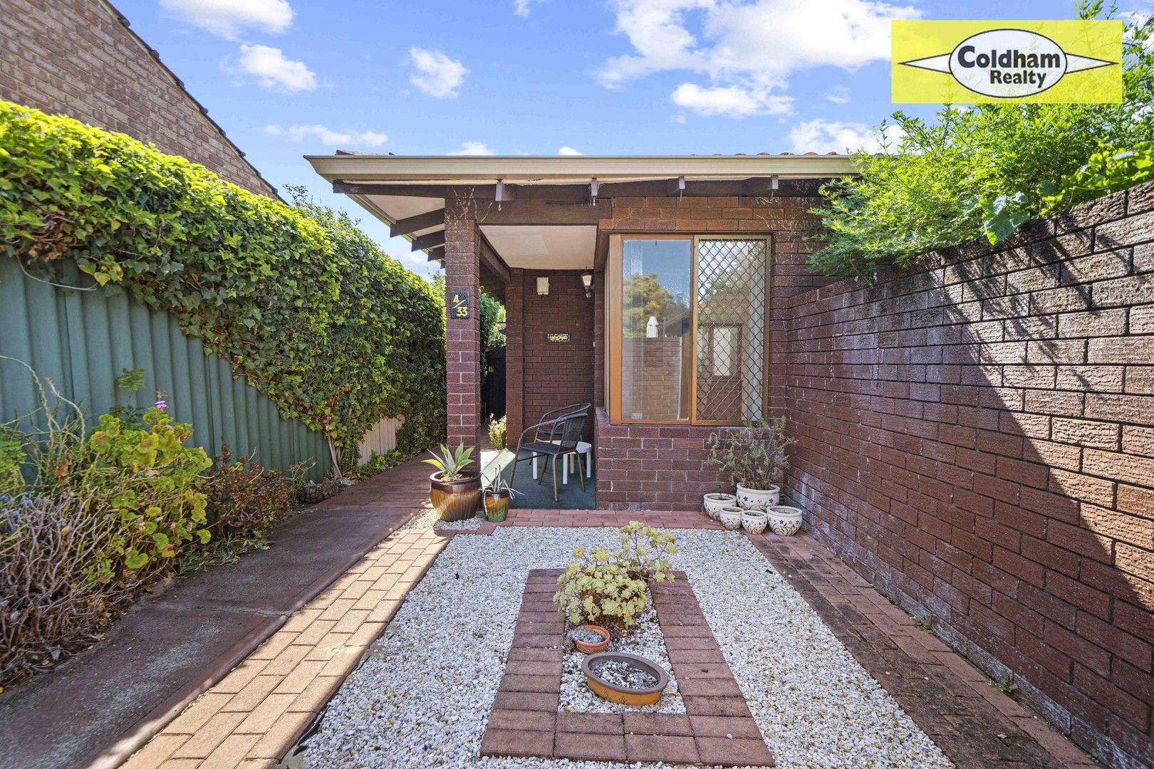 3 bedrooms Villa in 4/33 Park Street COMO WA, 6152