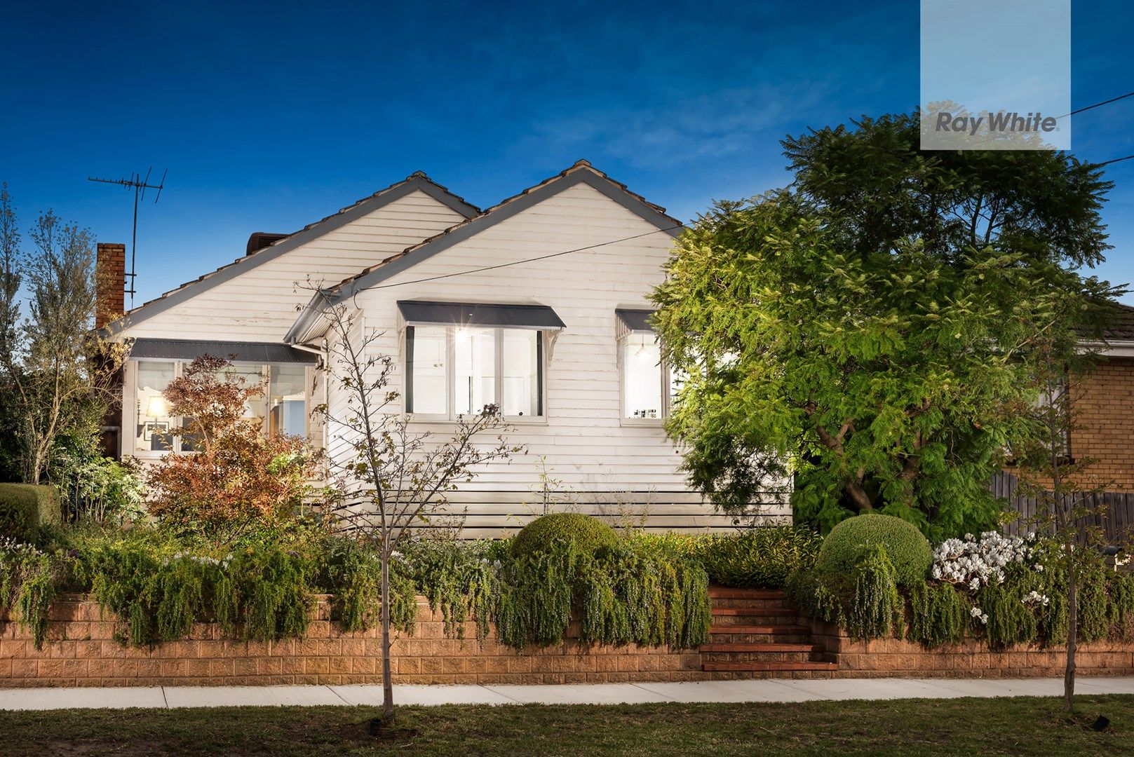 6 Waratah Avenue, Burwood VIC 3125, Image 1