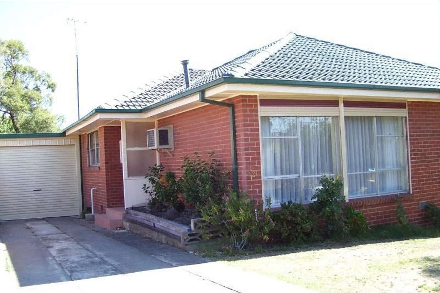 3 bedrooms House in 12 Glenora Street CHADSTONE VIC, 3148