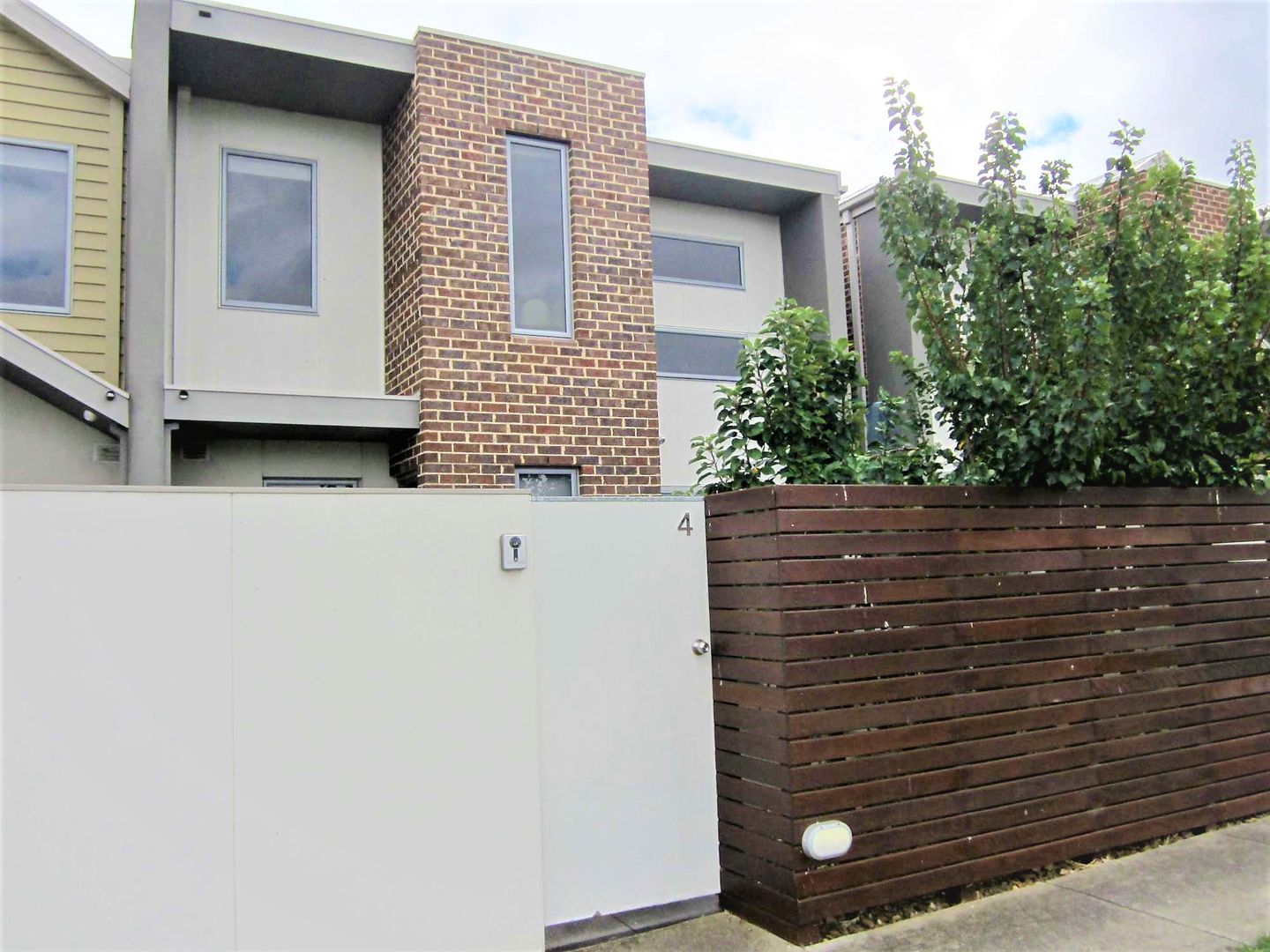 3 bedrooms Townhouse in 4/40-42 Percy Street NEWTOWN VIC, 3220