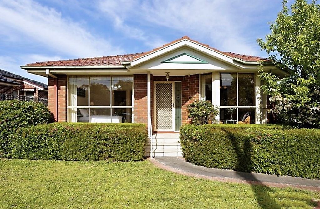3 bedrooms Apartment / Unit / Flat in 1/10 Park Street GLEN WAVERLEY VIC, 3150