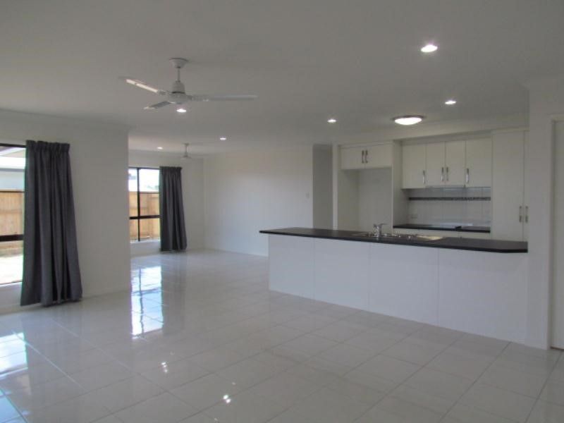 11 Primavera Boulevard, Beaconsfield QLD 4740, Image 2