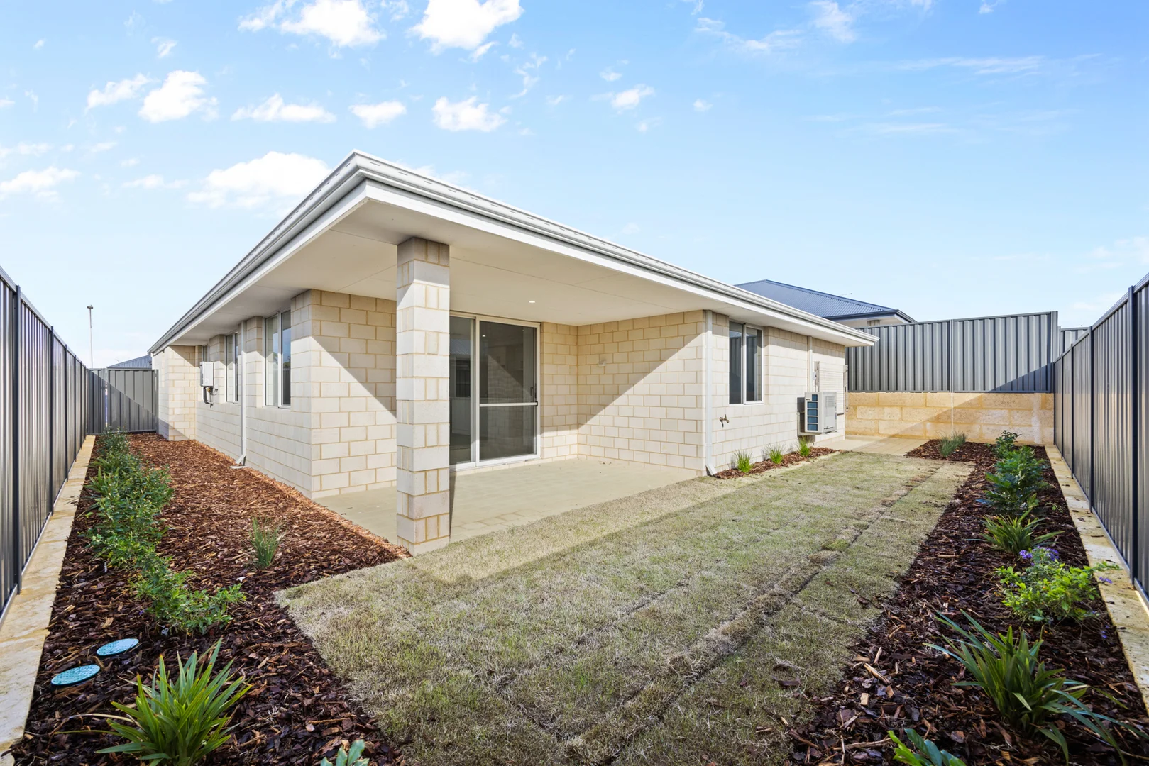 39 Cardinal Loop, Lakelands WA 6180 - House For Rent | Domain