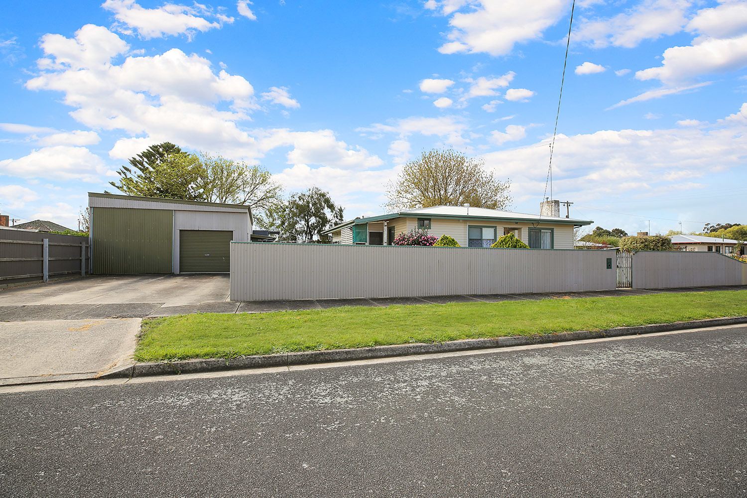 3 bedrooms House in 12 Churchill Square COLAC VIC, 3250