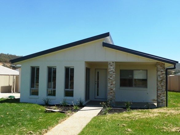 4 bedrooms House in 37 Kendall Drive HAMILTON VALLEY NSW, 2641