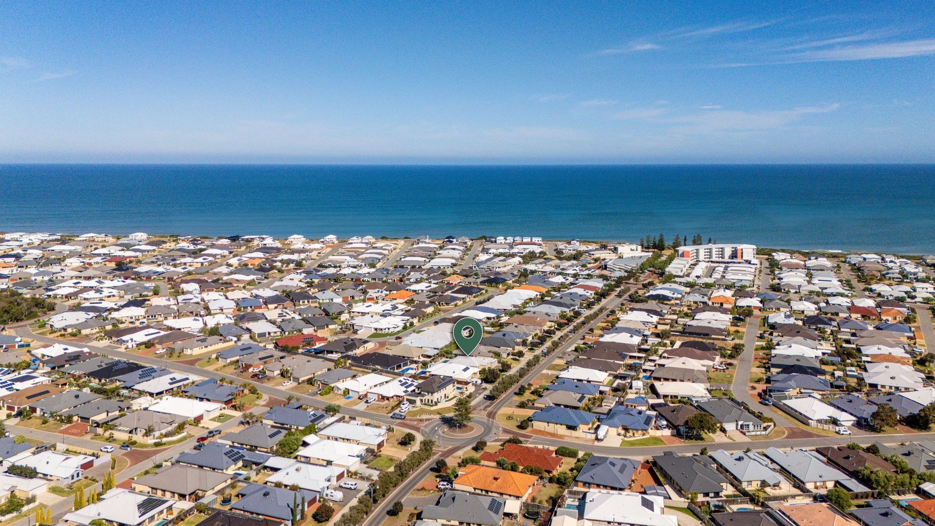 4 bedrooms House in 52 Seascapes Boulevard HALLS HEAD WA, 6210
