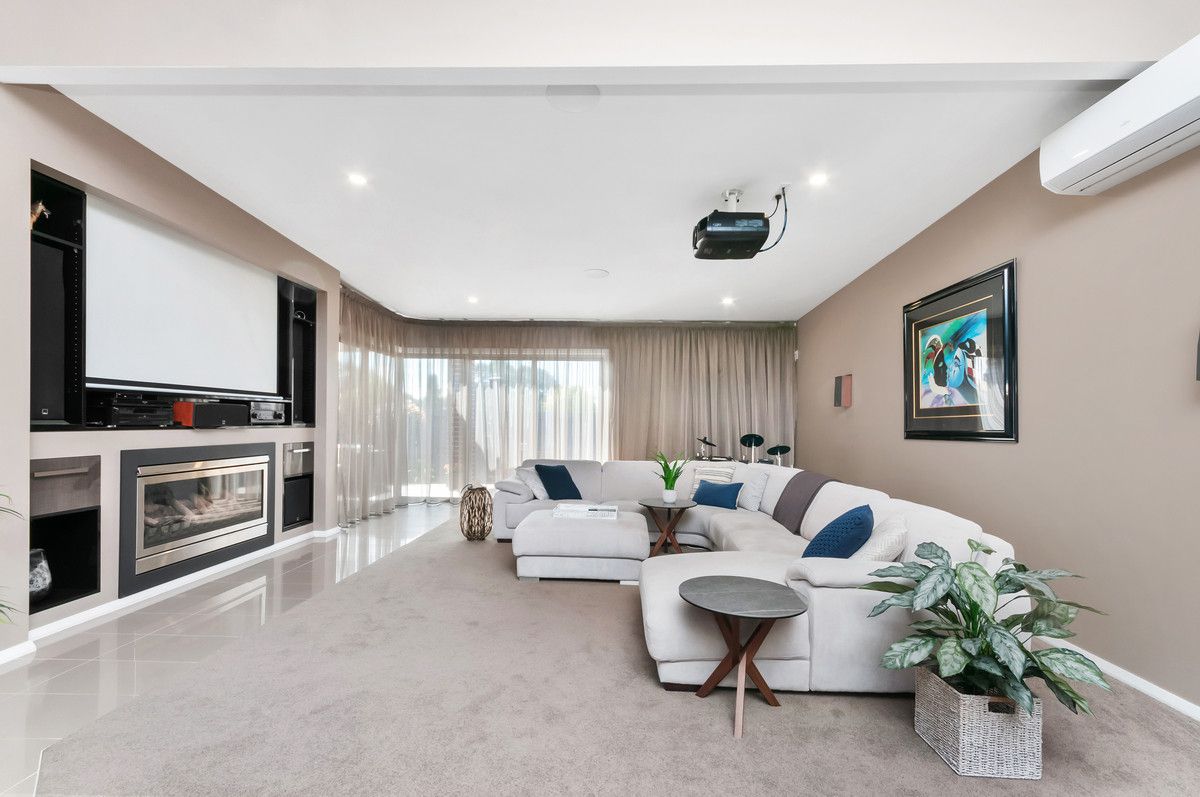 25 Pettit Drive, Sale VIC 3850, Image 2