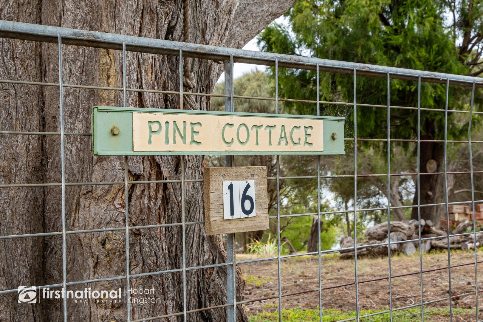 16 Victoria Avenue, Dennes Point TAS 7150, Image 0