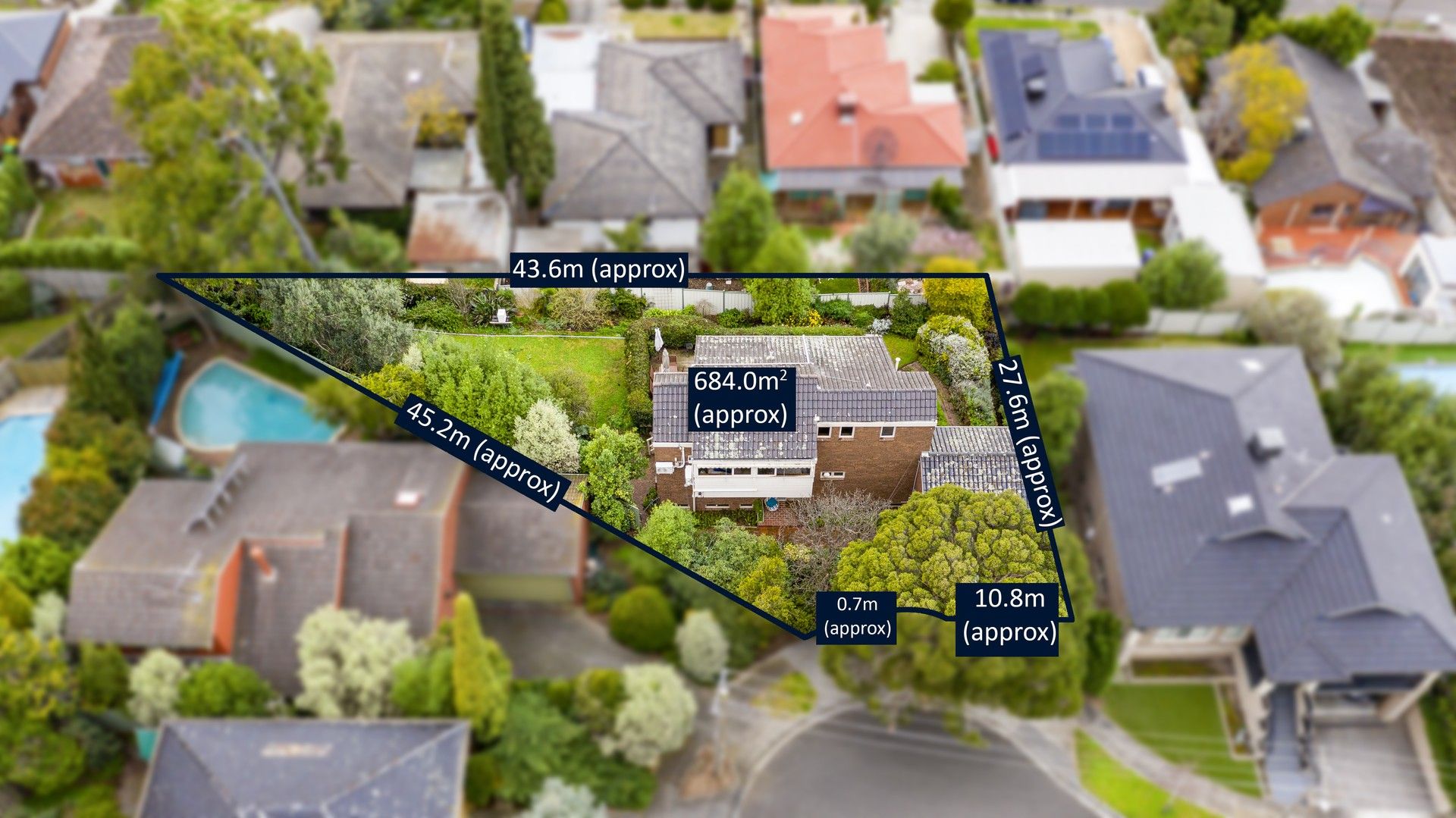 18 Elysee Court, Strathmore Heights VIC 3041 Domain