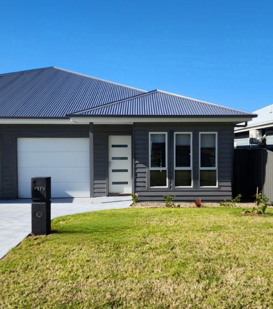 4 bedrooms Duplex in 37b Lancing Avenue SUSSEX INLET NSW, 2540
