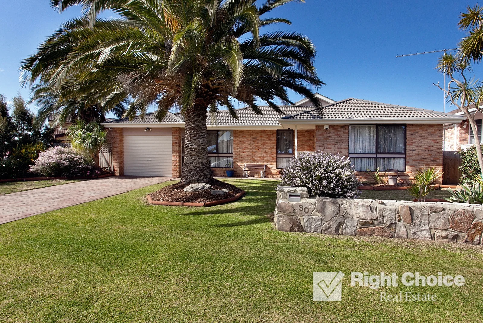 30 Minda Crescent, Oak Flats NSW 2529