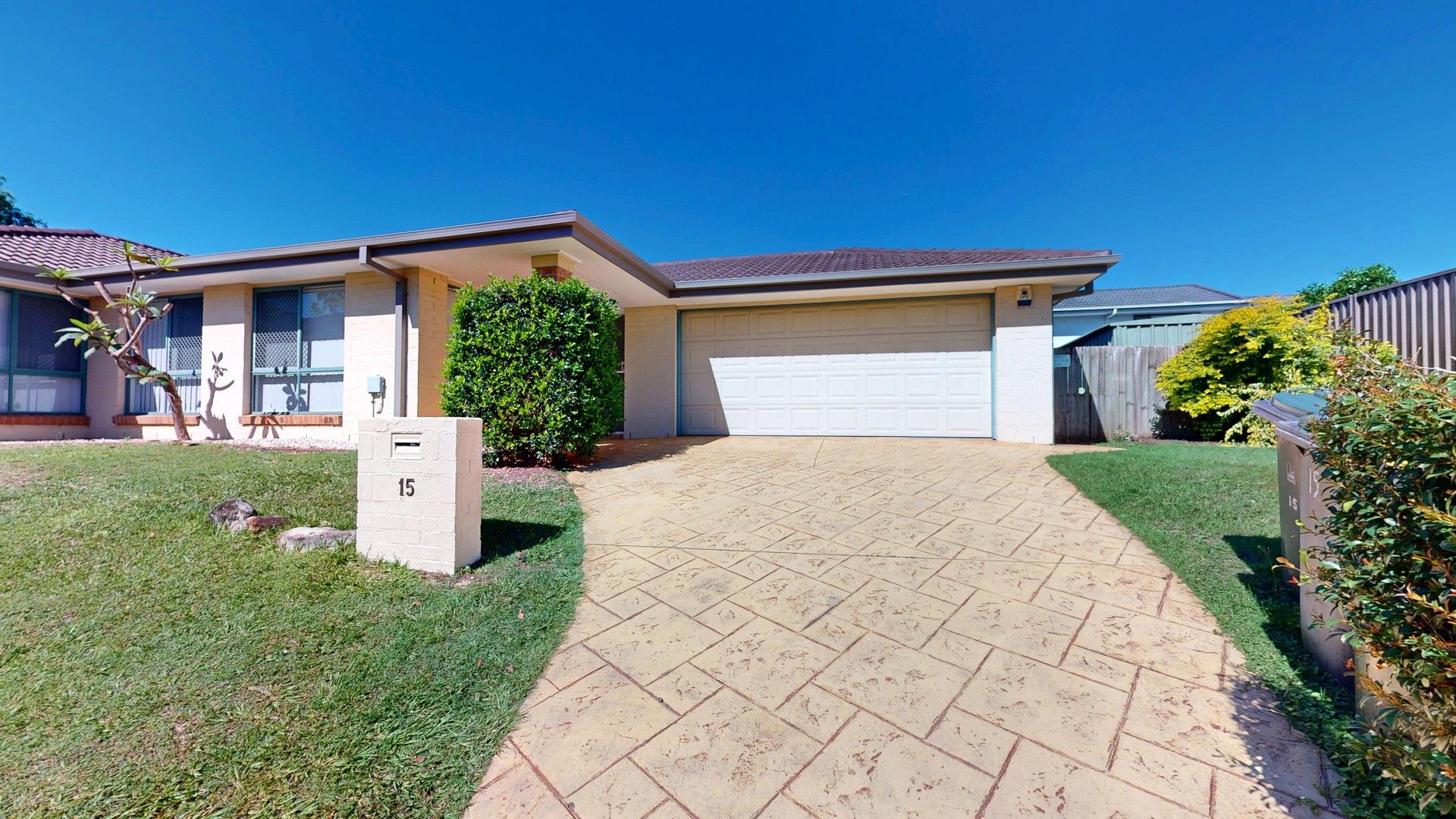 4 bedrooms House in 15 Carnegie Close PARKINSON QLD, 4115